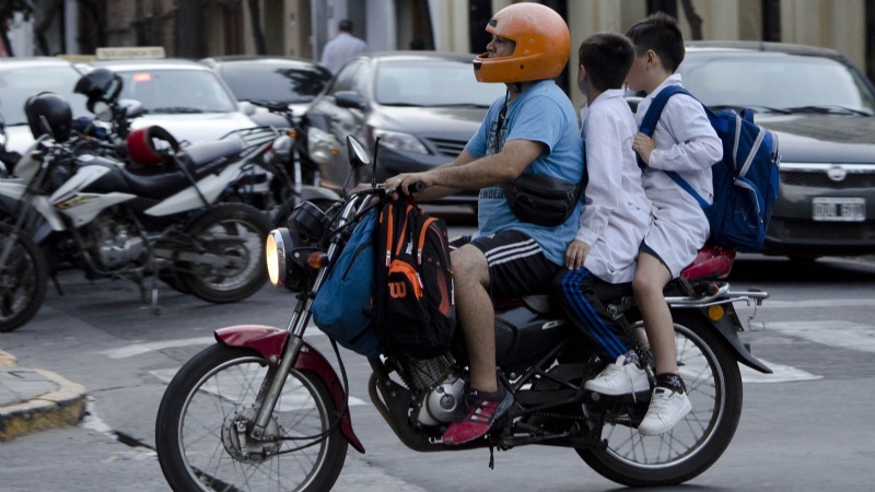 peligro menores en moto
