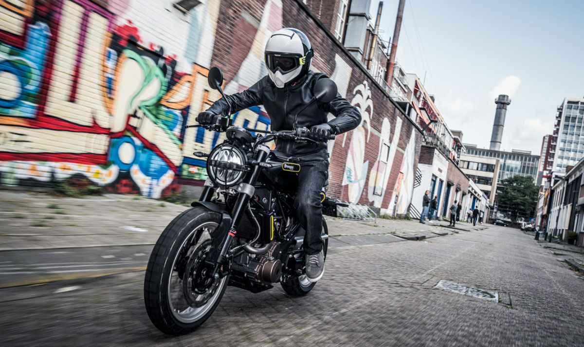 Husqvarna Svartpilen 401