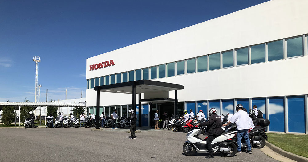 Visita del Club Honda PCX 150 Argentina a la planta de Honda en Campana