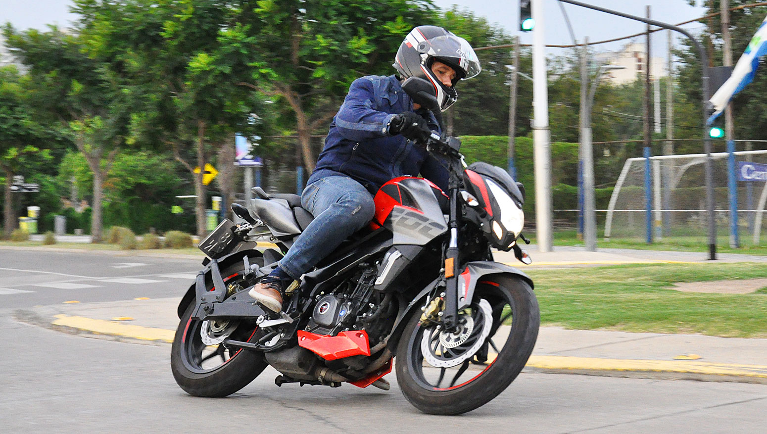 Bajaj Rouser NS 200 FI