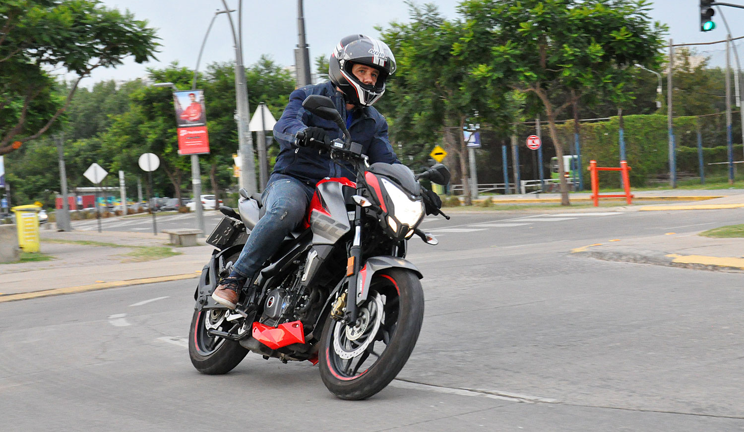 Bajaj Rouser NS 200 FI