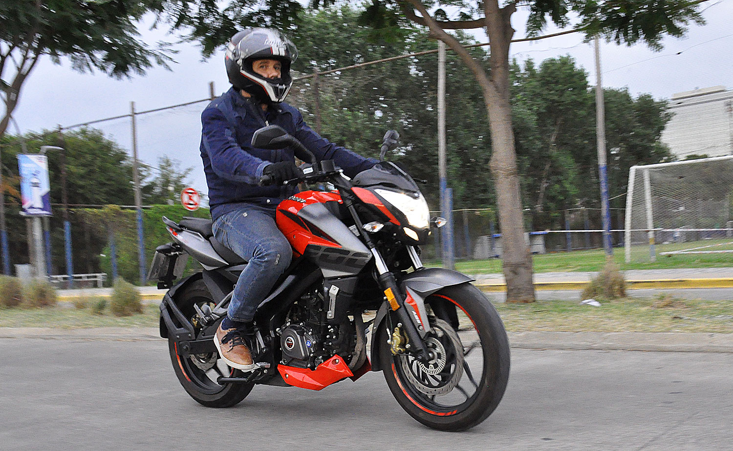 Bajaj Rouser NS 200 FI