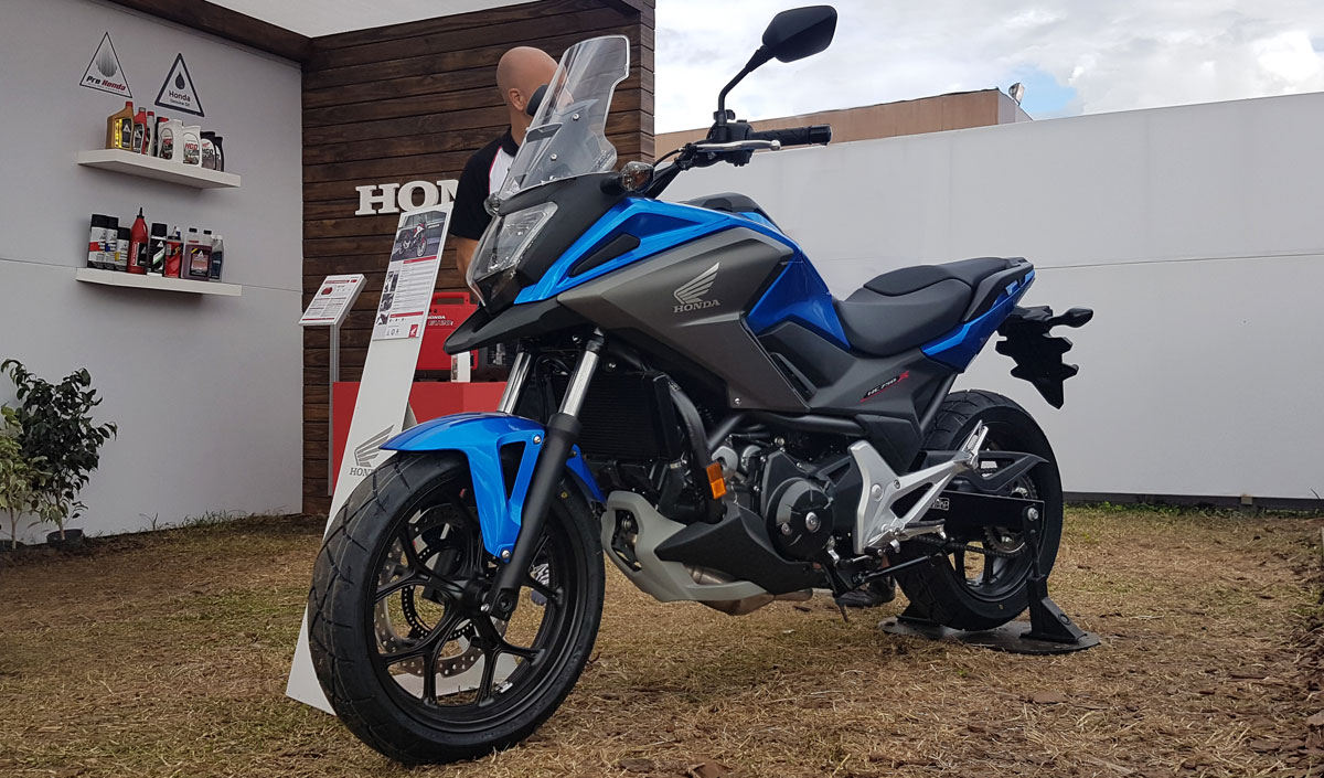 Honda NC750X azul