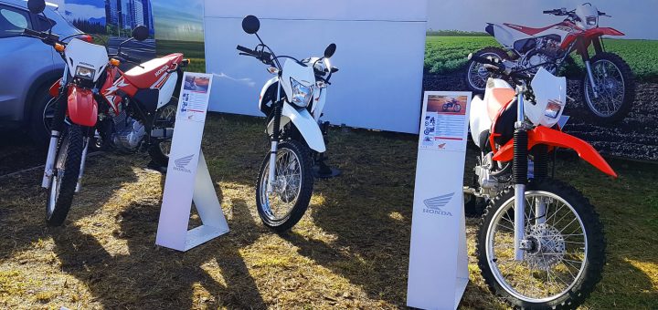 Honda NC750X azul