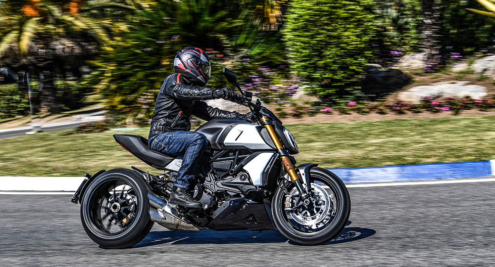 motos ducati 2020